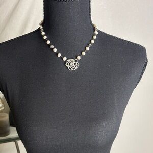 Elegant Pearl and Silver Rose Necklace
